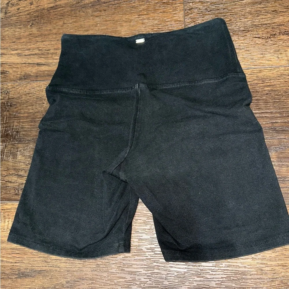 PINK Victoria's Secret Women’s Spandex Biker Shorts - Picture 6 of 10